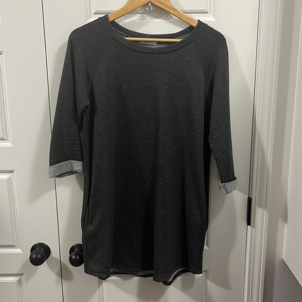 Cute sweatshirt tunic with pockets!!